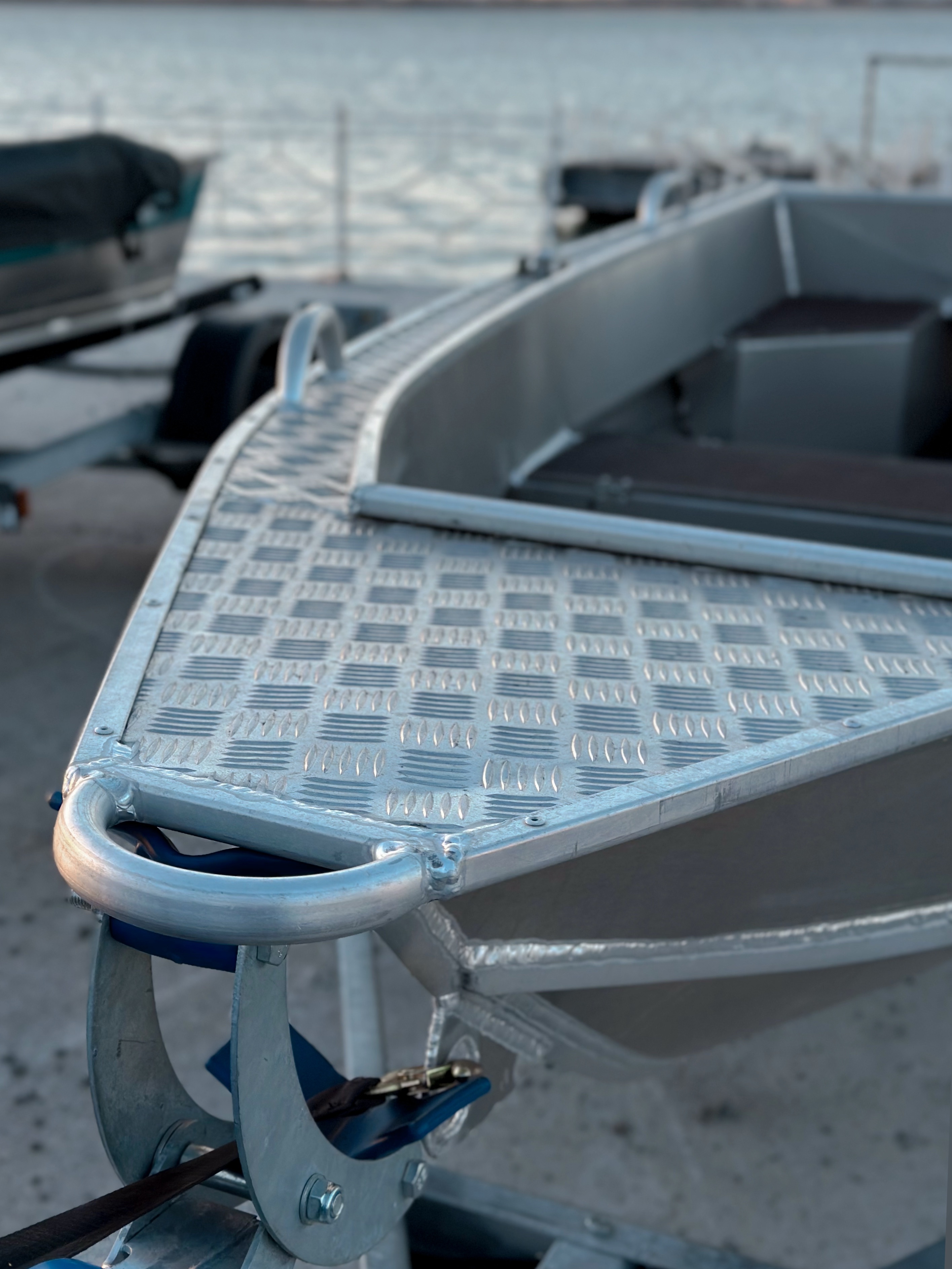 Лодка Kazboat 37